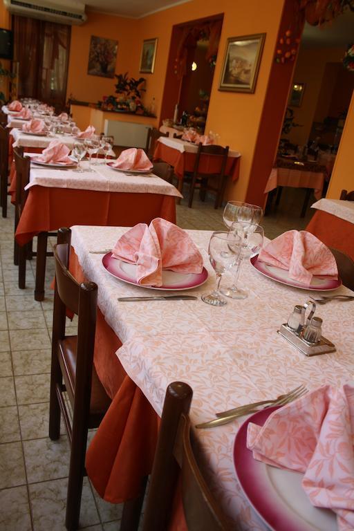 Hotel Ristorante Il Pino Chiusi Zewnętrze zdjęcie