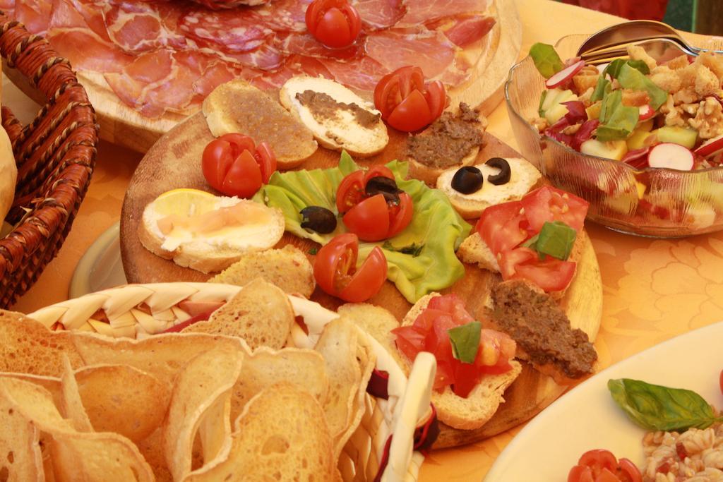 Hotel Ristorante Il Pino Chiusi Zewnętrze zdjęcie