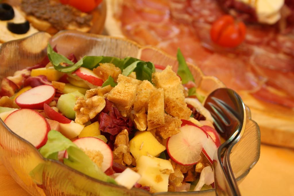 Hotel Ristorante Il Pino Chiusi Zewnętrze zdjęcie