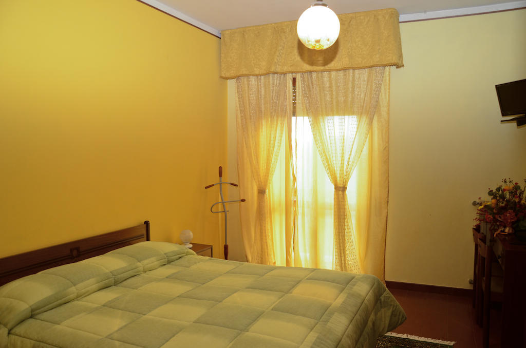 Hotel Ristorante Il Pino Chiusi Pokój zdjęcie